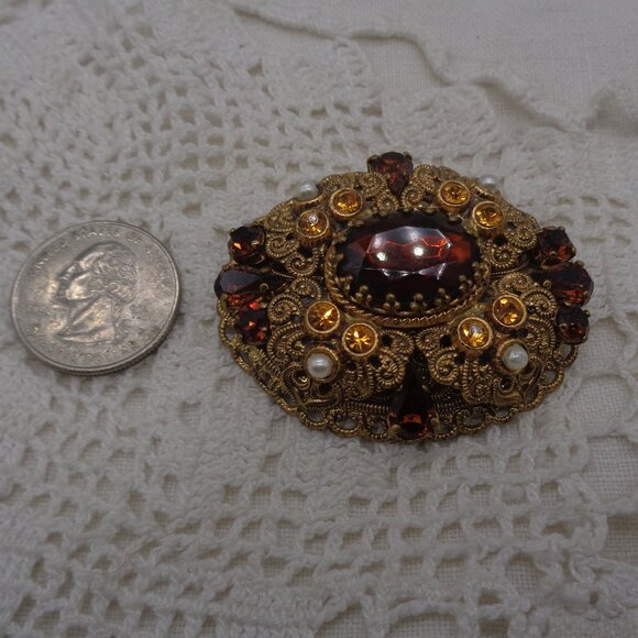Vintage W. GERMANY Topaz RHINESTONE Oval Filigree BROOCH - Picture 3 of 5